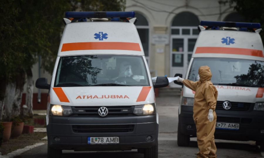 Rekord infektimesh me covid-19/ Pacientë edhe në korridoret e spitaleve ne Rumani