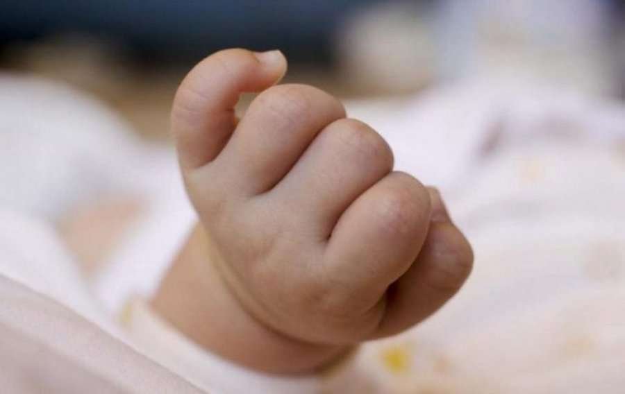 E reja braktis foshnjën në Golem, shpallet në kërkim nga policia