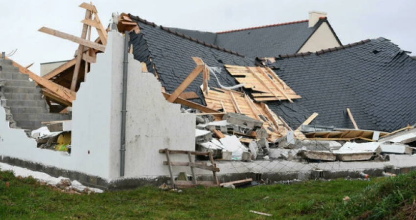 Mbi 200 mijë shtëpi mesin pa rrymë në Francë, shkak stuhia e fuqishme 