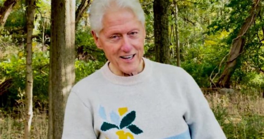 Bill Clinton po rikuperohet në shtëpi duke e shijuar vjeshtën, ka një mesazh për të gjithë
