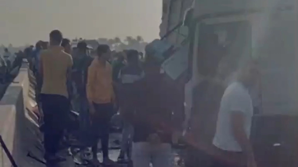 Aksidenti i tmerrshëm në Egjipt, 19 të vdekur pas përplasjes të një kamioni me një autobus