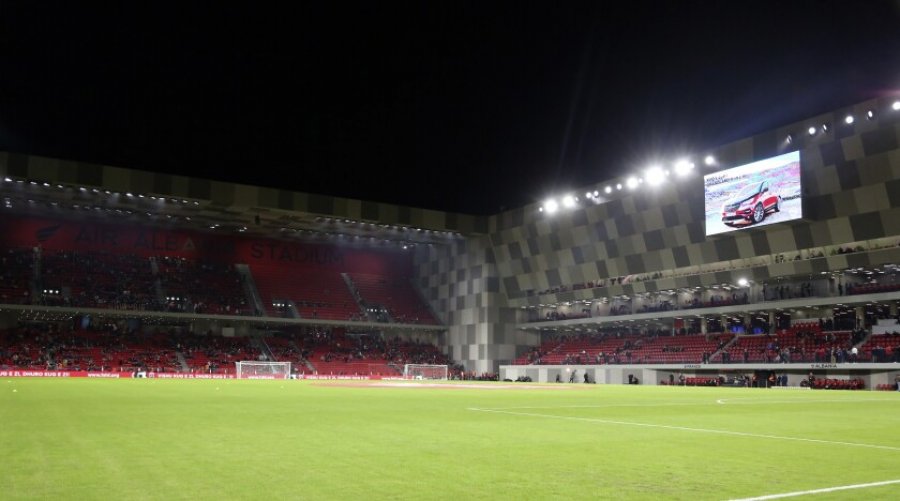 Qeveria me dy standarde, mban peng hapjen e plotë të stadiumit për derbin e Tiranës