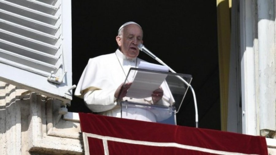 Papa Françesku: T’i jepet fund kthimit të refugjatëve