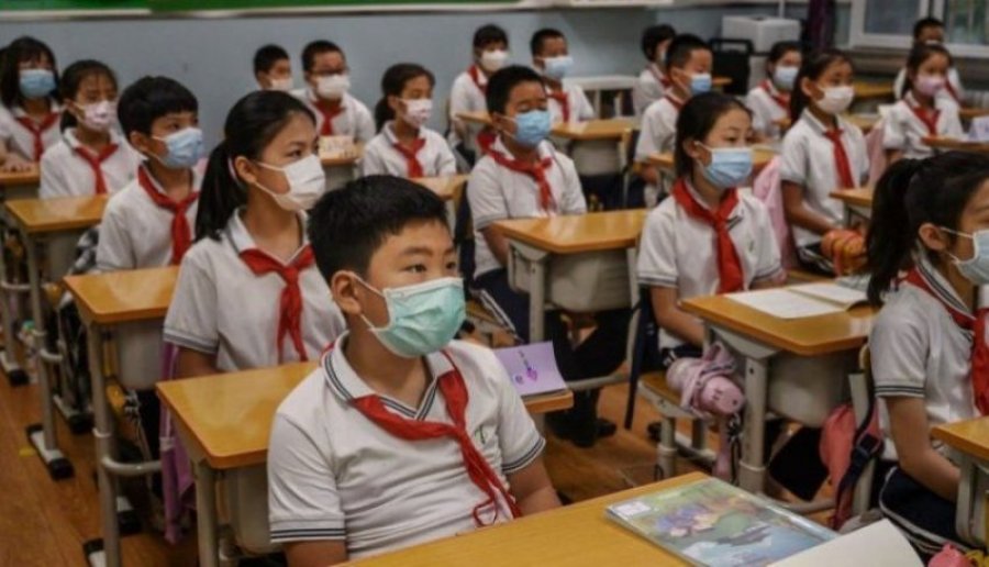 Kina miraton një ligj të ri: Stop mësimit intensiv pas shkollës