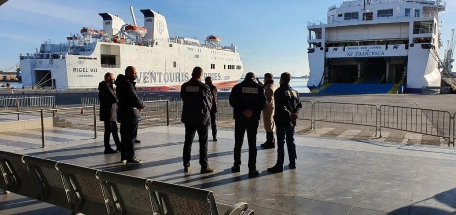Durrës, arrestohen tre refugjatë me viza falso dhe gjermani që i ndihmoi të kalonin kufirin