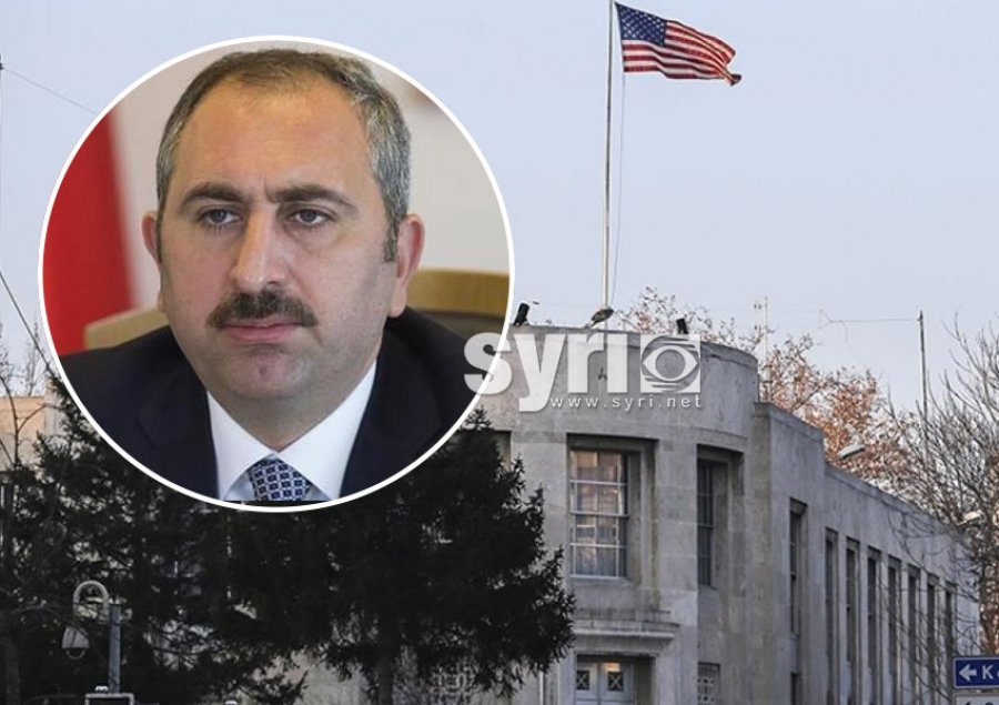 Ambasada amerikane në Ankara bën hap prapa