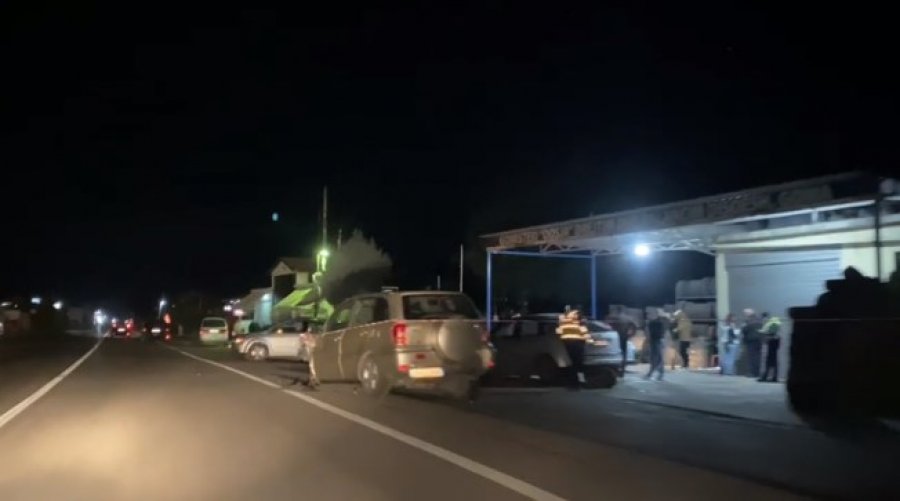  VIDEO/ Përplasen 4 automjete në aksin Elbasan-Metalurgji