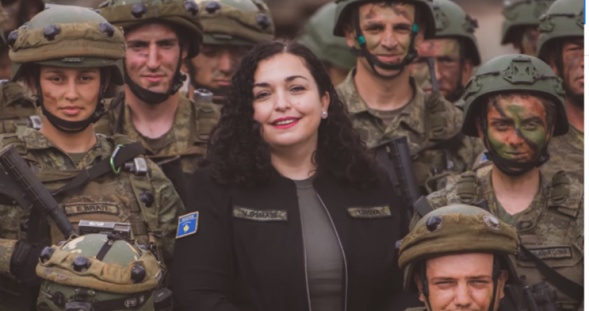 Presidentja thirrje vajzave dhe grave të Kosovës: Bashkohuni me FSK-në, bëhuni krenaria jonë