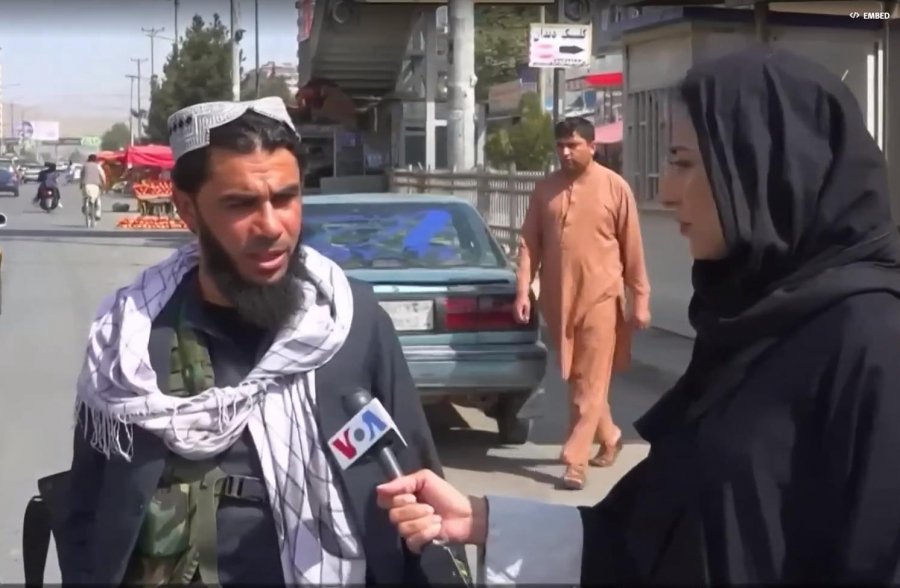 VIDEO/ Bisedë me një luftëtar taleban në Kabul: gazetarja e VOA 