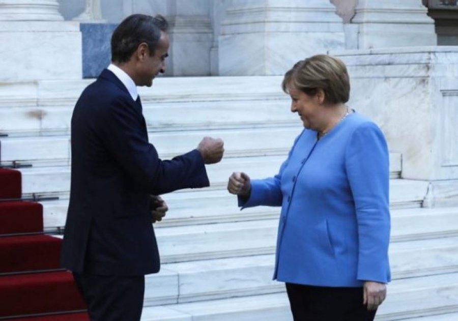 ‘Greqia do vetëm miq’/ Merkel nga Athina: Marrëdhëniet gjermano-greke janë ‘të gjalla’, kemi treguar se mund të ndajmë përgjegjësitë
