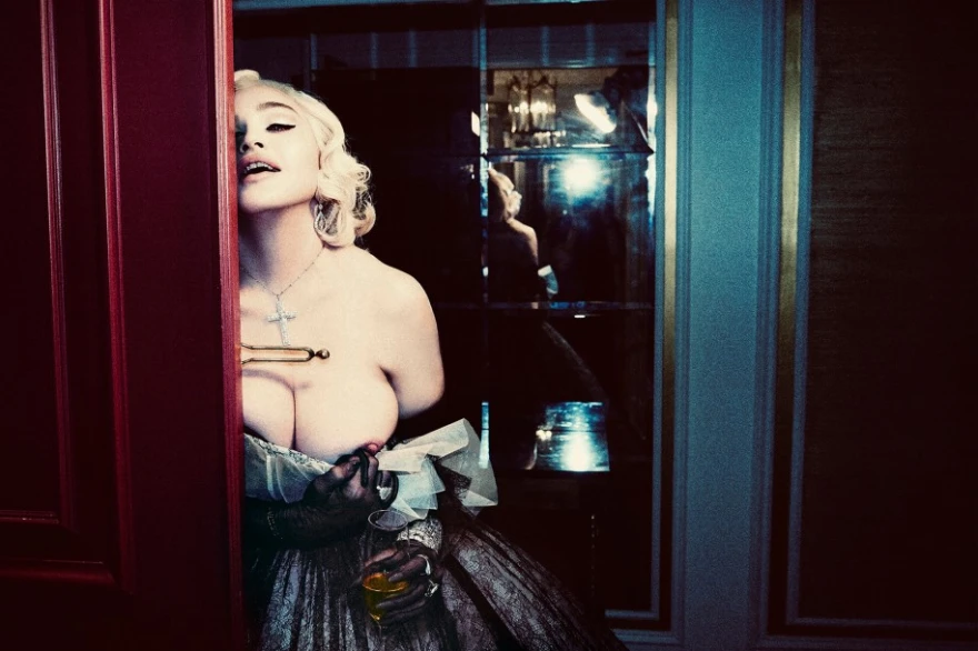 Mbretëresha e popit' Madonna ka marrë kritika të forta me foton e re p...