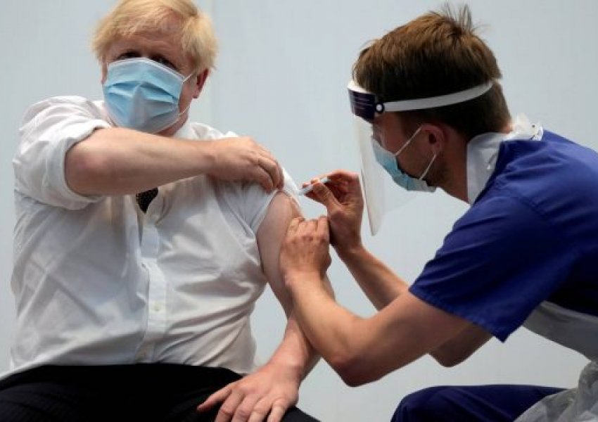 Edhe Britania do të japë dozën e tretë të vaksinës në një grup të popullsisë