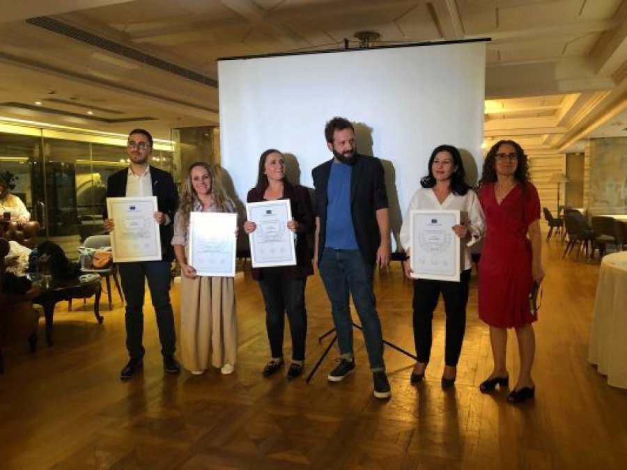 Skllevërit e naftës dhe abuzimet me tërmetin e pandeminë/ Çmimet e BE për 4 gazetarë shqiptarë