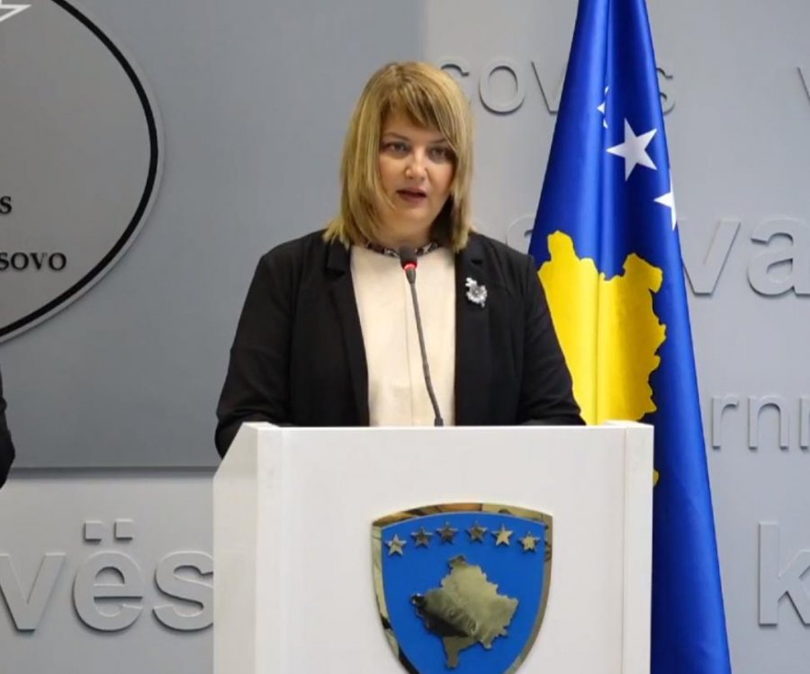 Kosova pezullon mësimin deri më 26 shtator, shton rregulla të tjera për ambientet e mbyllura