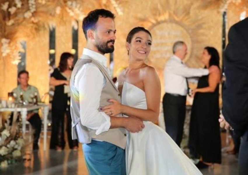 Jonida Vokshi ndan momentin më të lumtur në 2-vjetorin e martesës së saj
