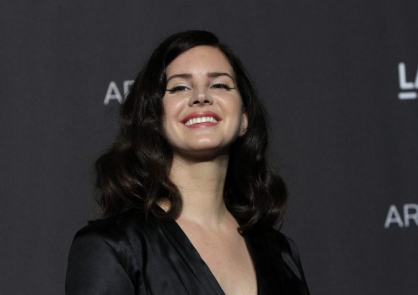 Pse Lana Del Rey 'u zhduk' nga të gjitha rrjetet e saj sociale?