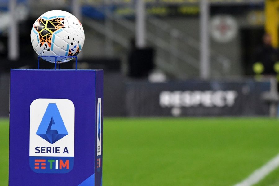 Tre humbje në po kaq ndeshje, shkarkohet trajneri i parë në Serie-A