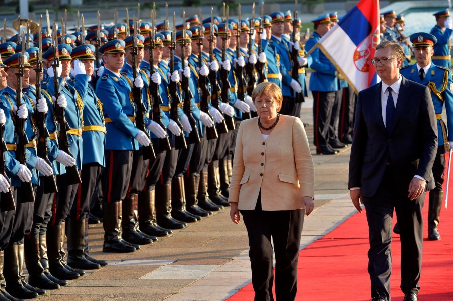 Vizita e fundit e Merkelit në Serbi dhe fjalët mbi Kosovën