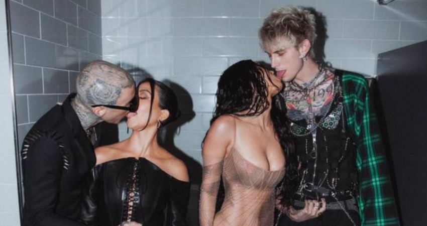 Puthje pasionante në tualetin e meshkujve, çmendet rrjeti nga fotografitë e Kourtney Kardashian