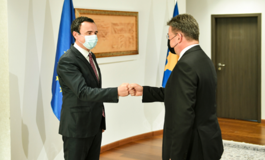 Miroslav Lajçak shkon në Kosovë, zëdhënësi BE-së jep detaje rreth vizitës