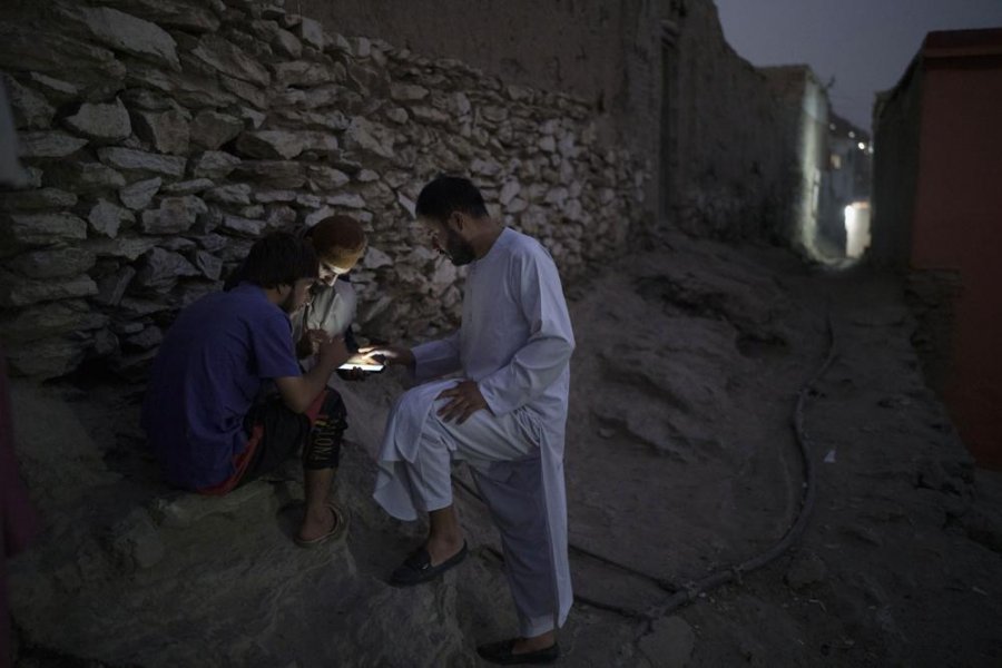 Talebanët urdhërojnë dëbimin e afganëve të varfër nga ish-kazerma në Kandahar