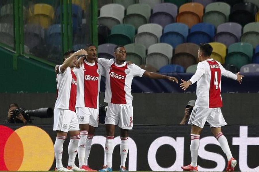 VIDEO/ Natë e paharrueshme për sulmuesin e Ajax, arriti rekordin e van Basten