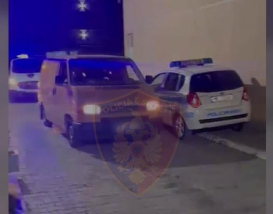 VIDEO/ Furgonin plot me emigrantë të paligjshëm, kapen dy të rinjtë në Kukës