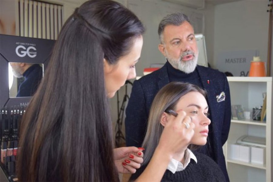 Make-up artisti i famshëm vjen në Tiranë: Monica Bellucci është...