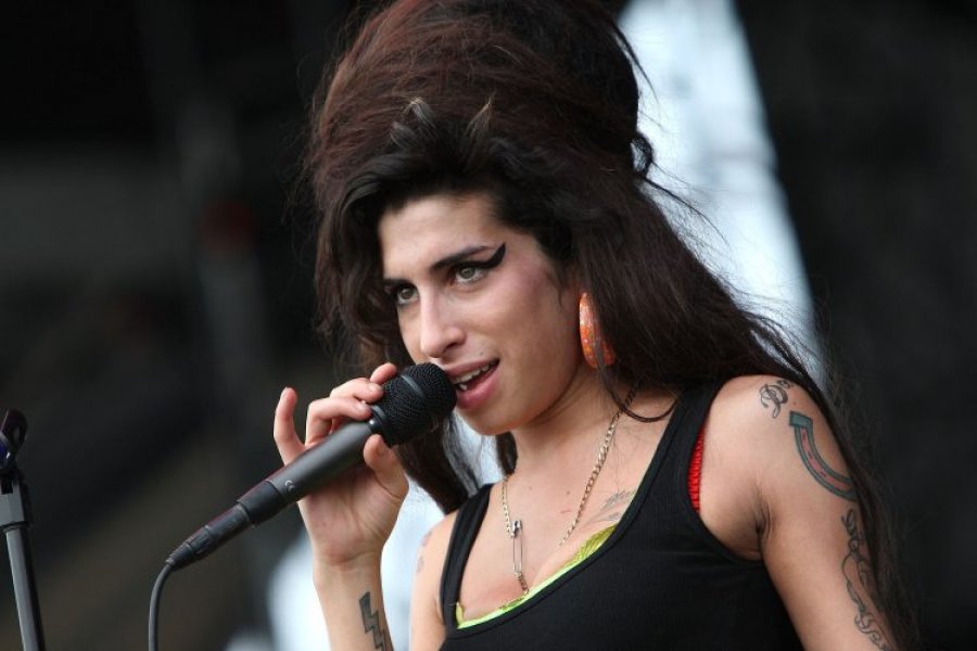Shitet fustani që veshi Amy Winehouse në koncertin e fundit të jetës