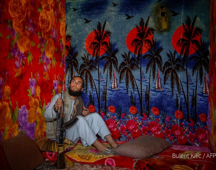 Perëndime dielli dhe pisllëk: Brenda burgut më të madh të Afganistanit - FOTO