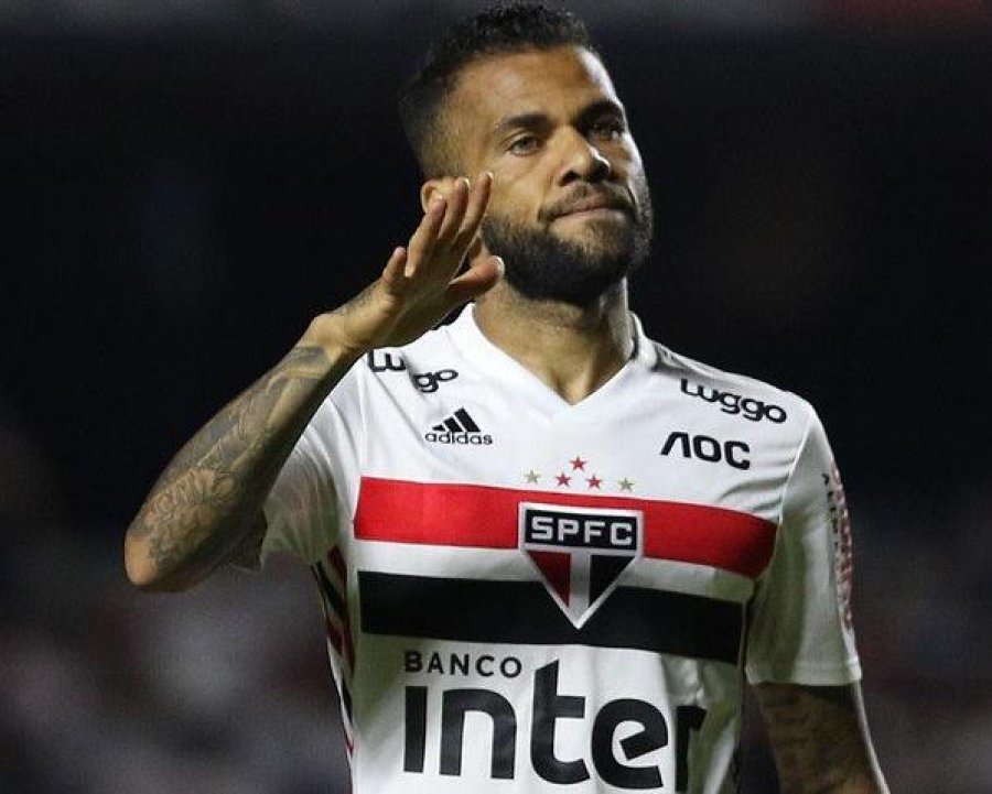 Dani Alves largohet me sherr nga Sao Paolo