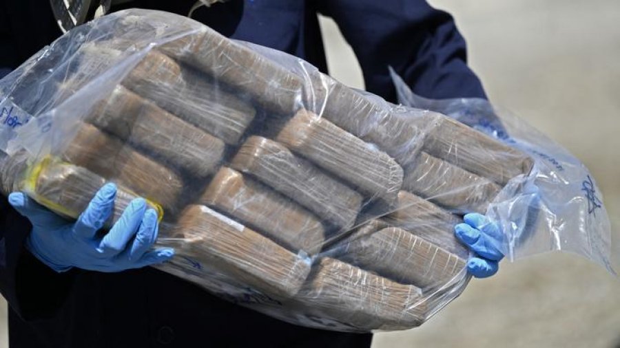 Holandë, kapet sasi e paparë kokaine në portin e Roterdamit, 4,000 kg!