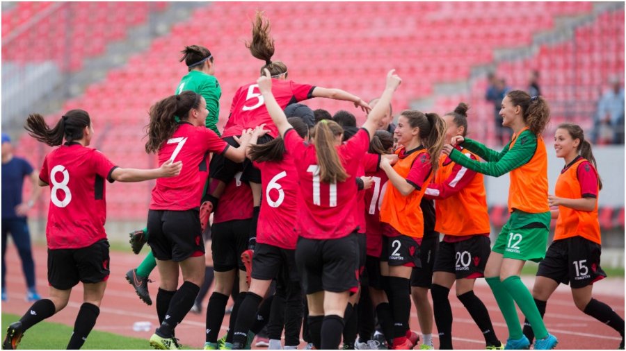 Kombëtarja U-19 për femra / Ja kush emërohet trajneri i ri i vajzave kuqezi!