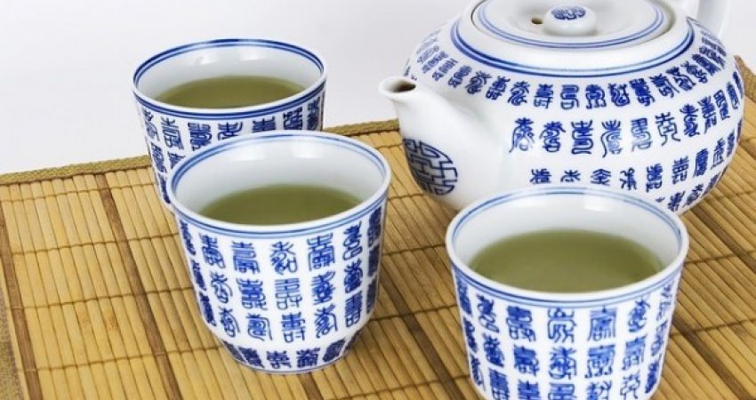 Çaji jeshil bëhet pija më e shëndetshme në botë, por ja me cilën shtesë