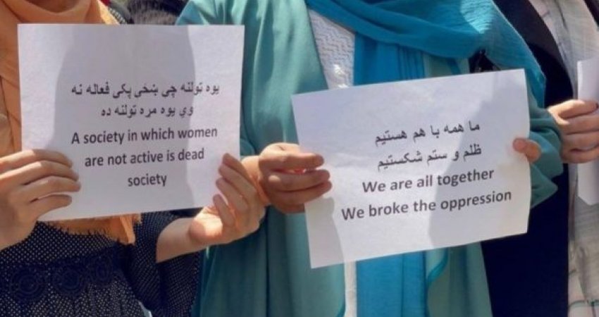 Urdhri i ri në Kabul: Femrat të qëndrojnë në shtëpi, punët do të zëvendësohen nga burrat