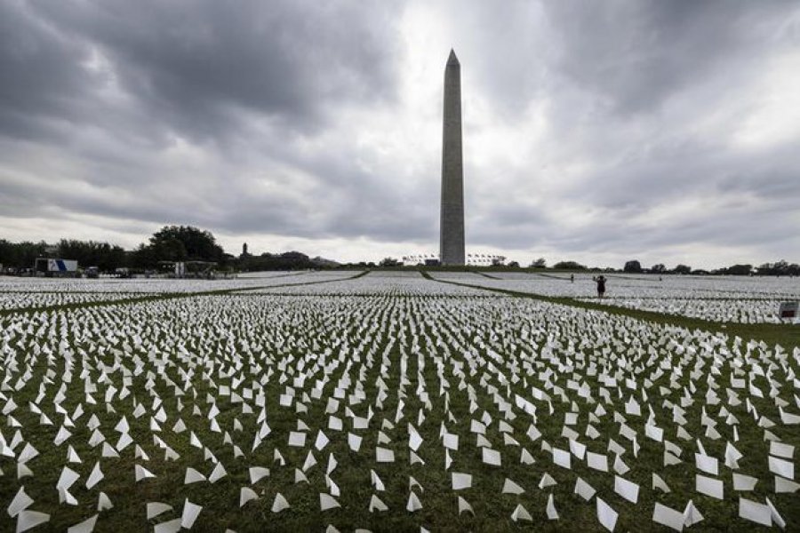 650 mijë flamuj të bardhë në nderim të viktimave të Covid-19 në ShBA