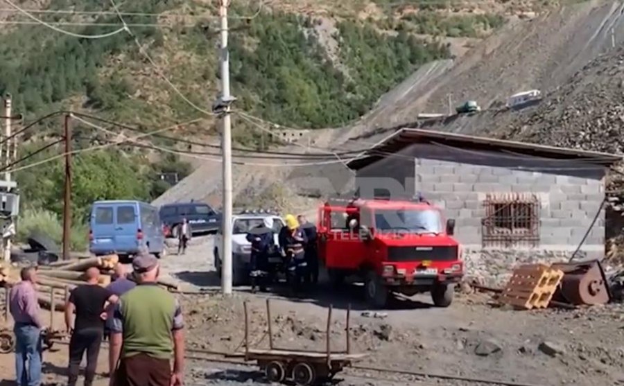 VIDEO/ Bulqizë, vijojnë kërkimet për minatorin: Vështirësohet operacioni i kërkimit