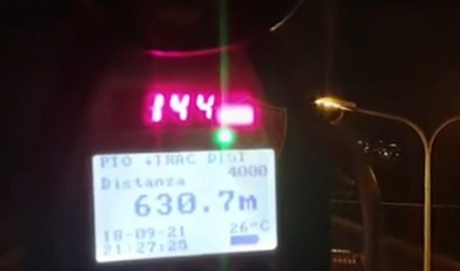 VIDEO/ Policia gjobit ‘pilotët’ në Sauk-Teg, radari i kap mat gjatë natës