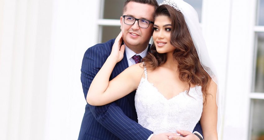 'Ne, përgjithmonë', Besian Mustafa e kurorëzon dashurinë e tij në martesë, mos i humbisni pamjet