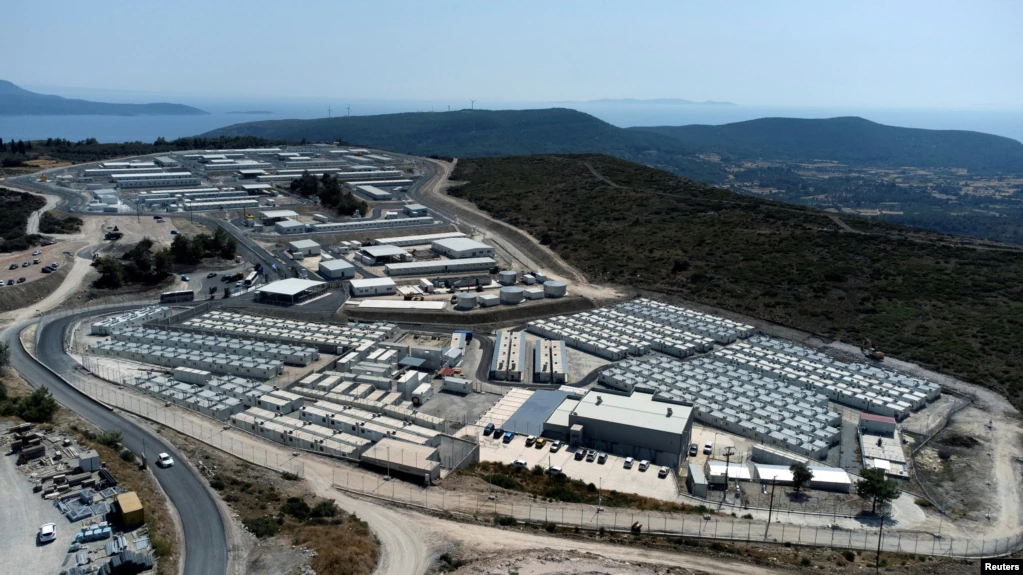 Financimet e BE/ Greqia fillon sistemimin e migrantëve në kampe të reja
