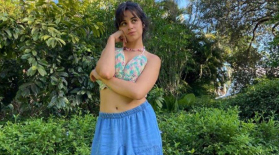 Camilla Cabello publikon foto me bikini, vëmendjen e morën format e saj trupore