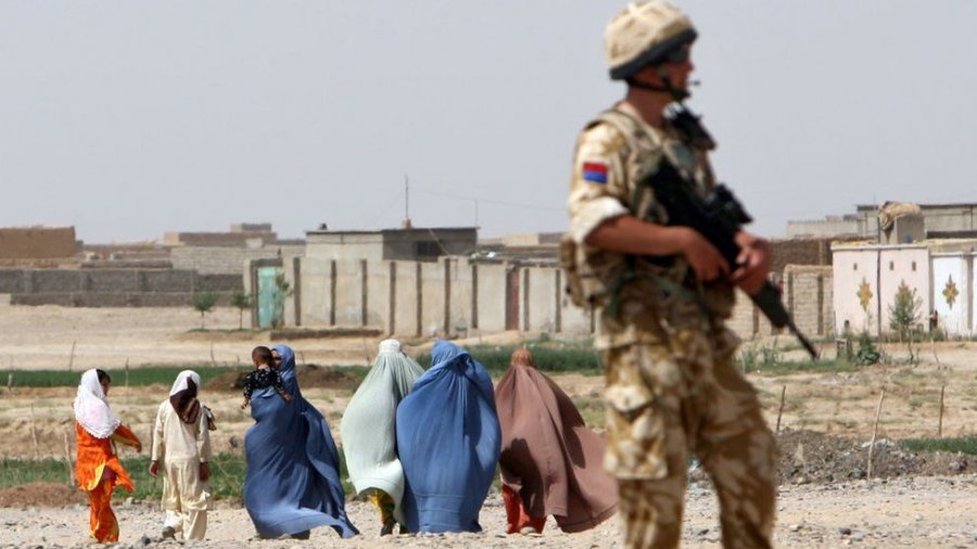 Skandali me e-mail: Ministria britanike vë në rrezik jetët e 250 përkthyesve afgane