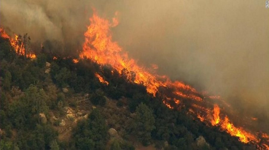 Zjarr i madh pranë fshatit Borizanë të Krujës, zjarrfikësja e ka të pamundur ndërhyrjen