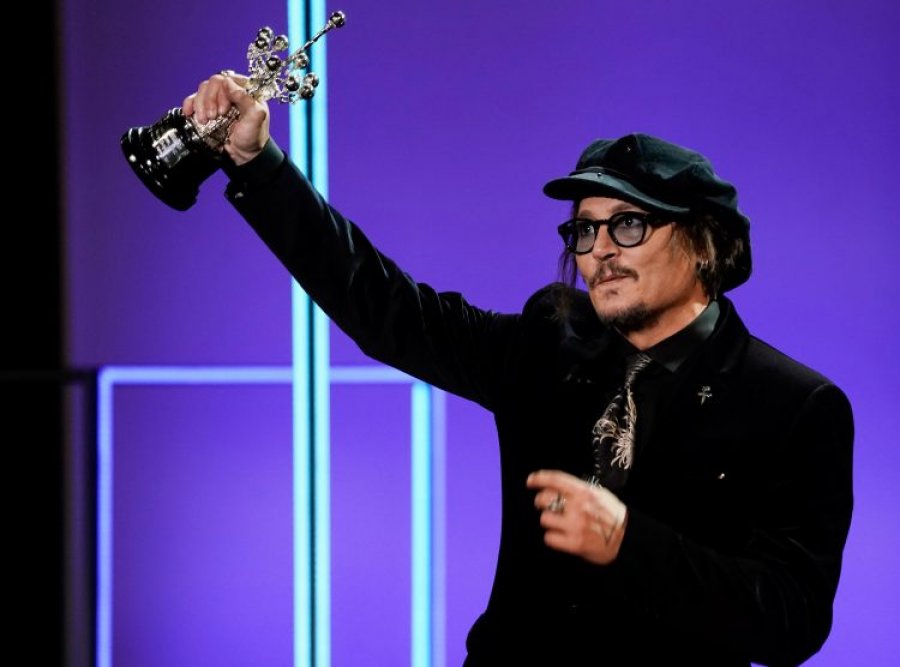 Johnny Depp i jepet çmimi i festivalit në San Sebastian