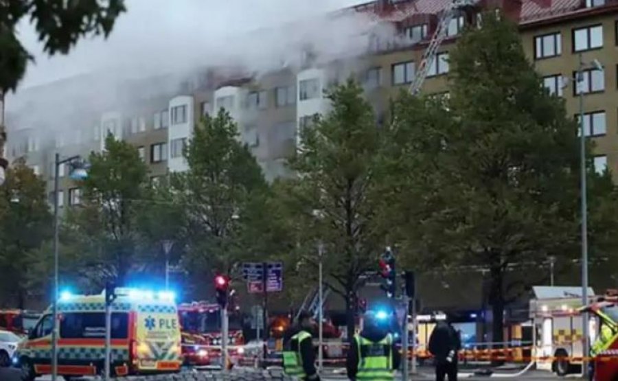 VIDEO/ 25 të plagosur në Suedi pasi njw pallat u përfshi nga zjarri
