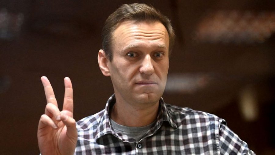 Navalny tallet, thotë se është bërë ‘rrobaqepëse’ në burg, i është dashur të zgjedhë...