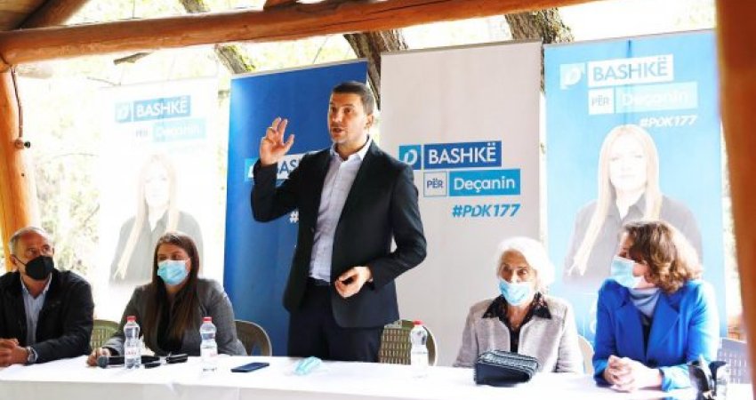 Krasniqi thotë se Deçani ka stagnuar: Qytetarët të zgjedhin kryetare Ardiana Qorraj