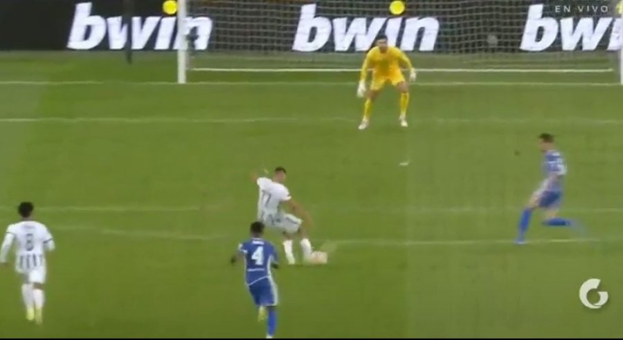 VIDEO/ I rrëmben topin kundërshtarit dhe shënon supergol, Uzuni surprizon Betisin në Europa League