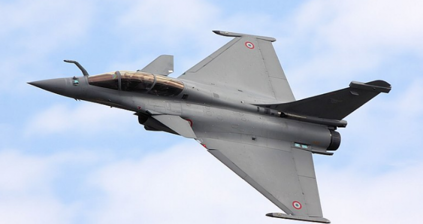 Serbia 'tradhton' Rusinë, së shpejti blenë 12 avionë ‘Rafale’ nga Franca