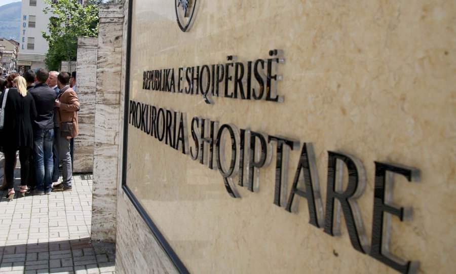 Kryesekretarja e Prokurorisë së Tiranës spiunonte hetimet e SPAK